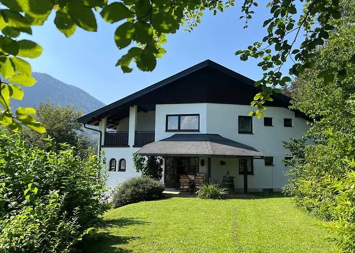 Gemütliche Landhausvilla mit Kamin und Kachelofen