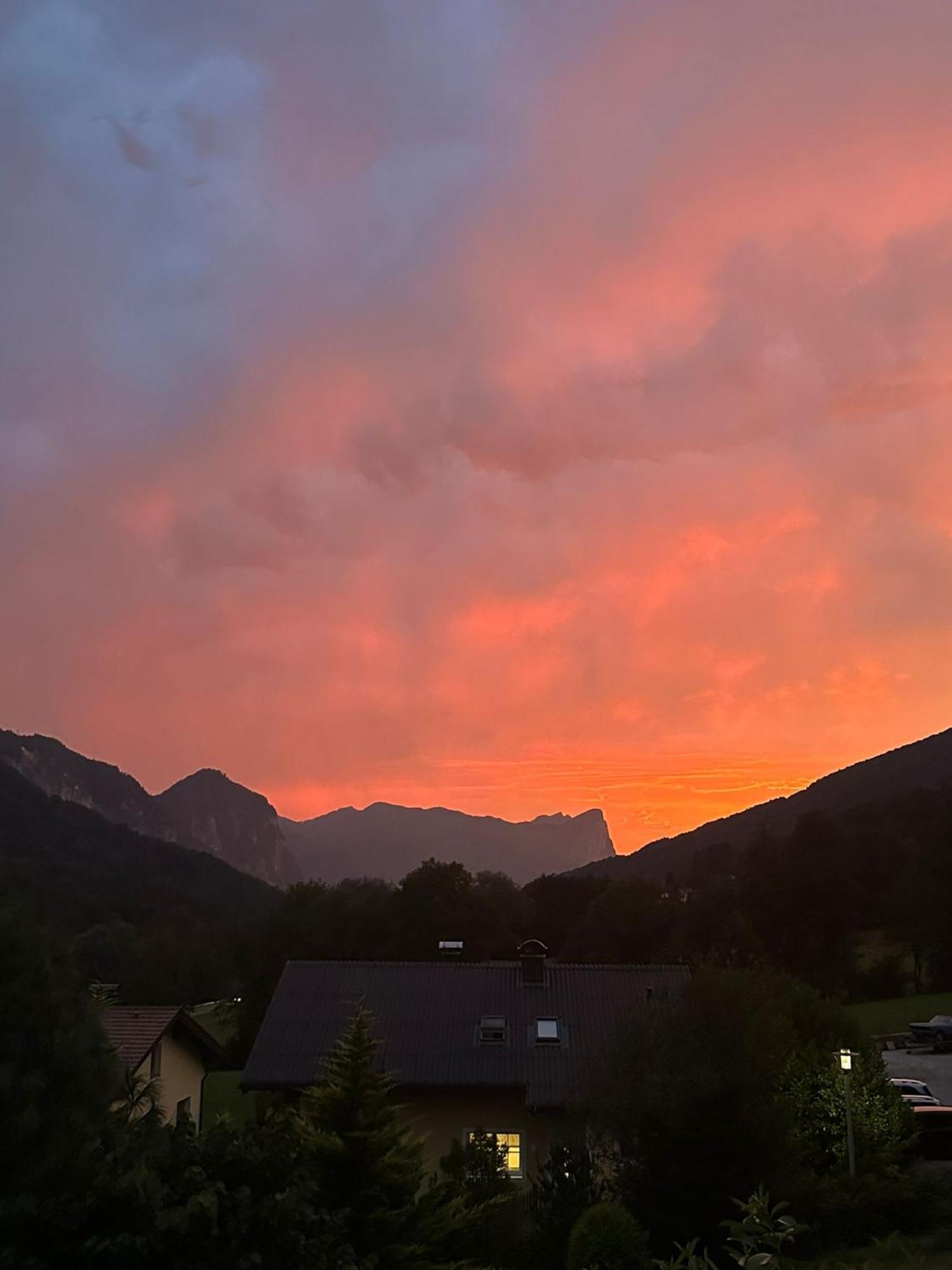 Gemütliche Landhausvilla Mit Kamin Und Kachelofen Unterach am Attersee