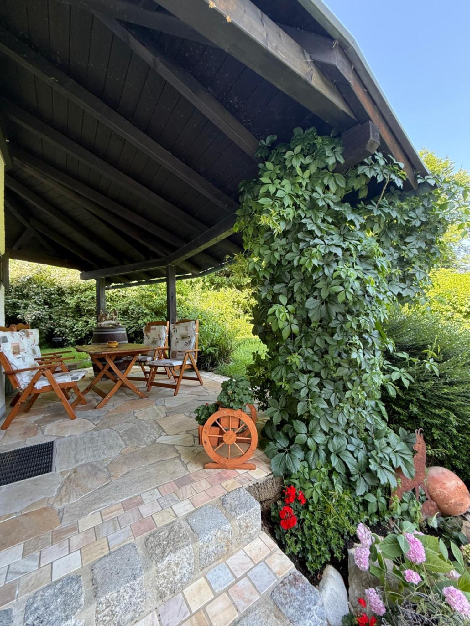 Villa Gemütliche Landhausvilla Mit Kamin Und Kachelofen Unterach am Attersee